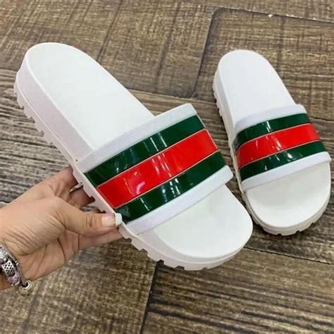 chinelo slide gucci branco|FARFETCH .